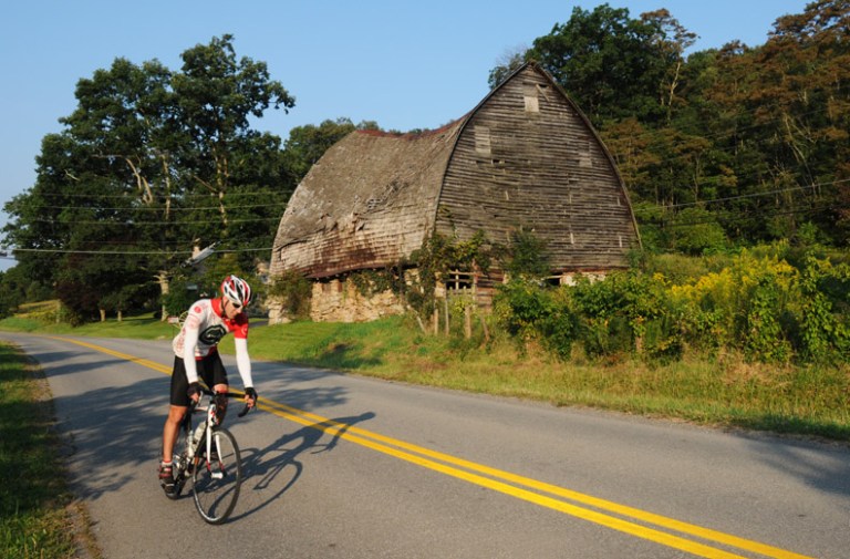 web biker old barn DSC_7126