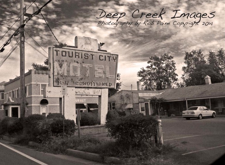 three rob paine motel